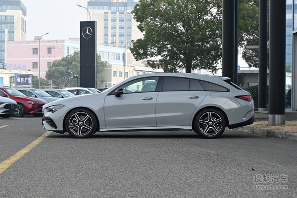 奔驰CLA级