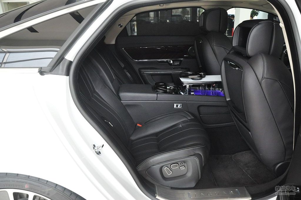 2013款捷豹xjl50sc巅峰创世版四座到店实拍