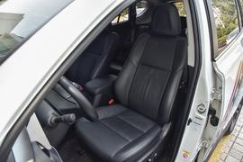   2016款丰田RAV4荣放 2.5L 自动四驱尊贵版