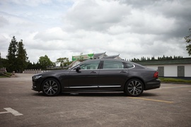 2021款沃尔沃s90 t8 e驱混动 智雅豪华版