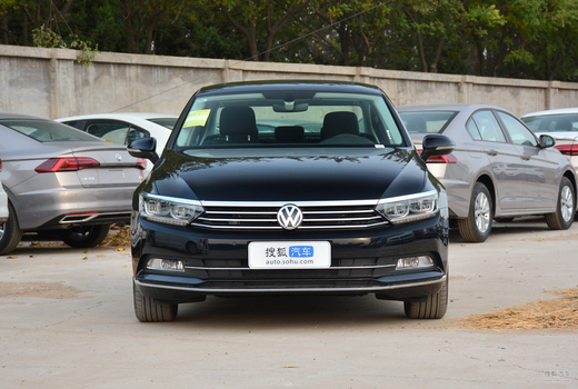 车型报价 2019款 迈腾 330tsi dsg 豪华型 国v 一汽-大众迈腾最高优惠