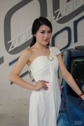 2012温州国际车展美女车模连连看 
