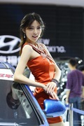 韩国美女车展精彩演绎 