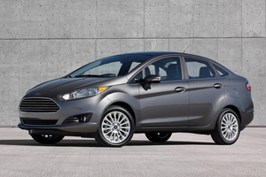 福特嘉年华三厢