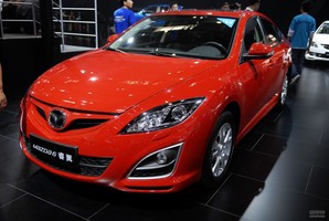马自达睿翼轿跑车