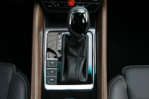 SWM斯威X7自动挡将上市 预售10.39-11.59万元
