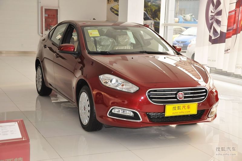 【菲亚特菲翔 2012款1.4T自动 悦享版外观珊瑚
