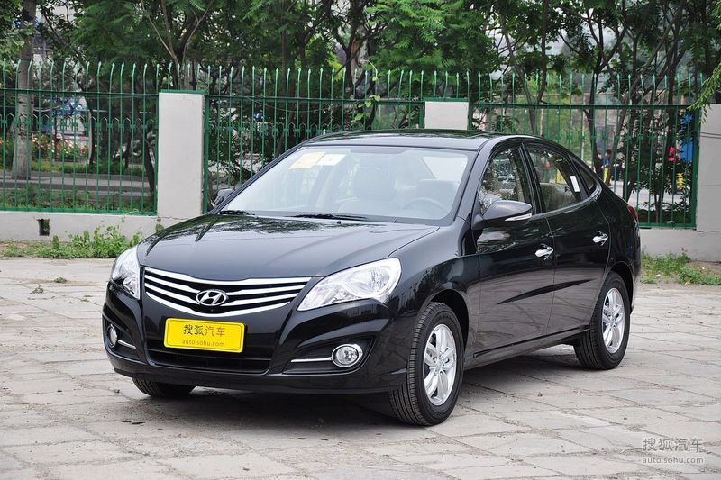 2011款北京现代新悦动 1.6l手动豪华型