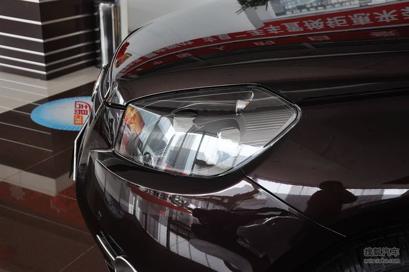 【吉利英伦SX7 2013款2.0L 手动尊贵型外观棕