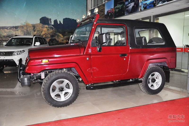 【北汽制造角斗士 2011款角斗士四驱外观红色