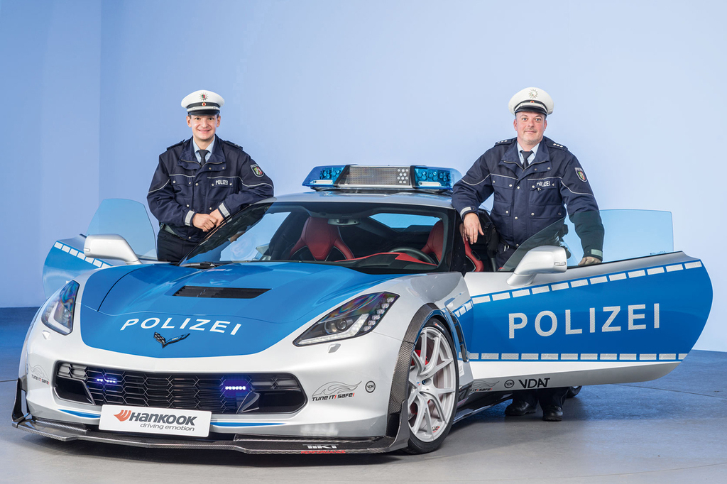 德国:克尔维特c7警车
