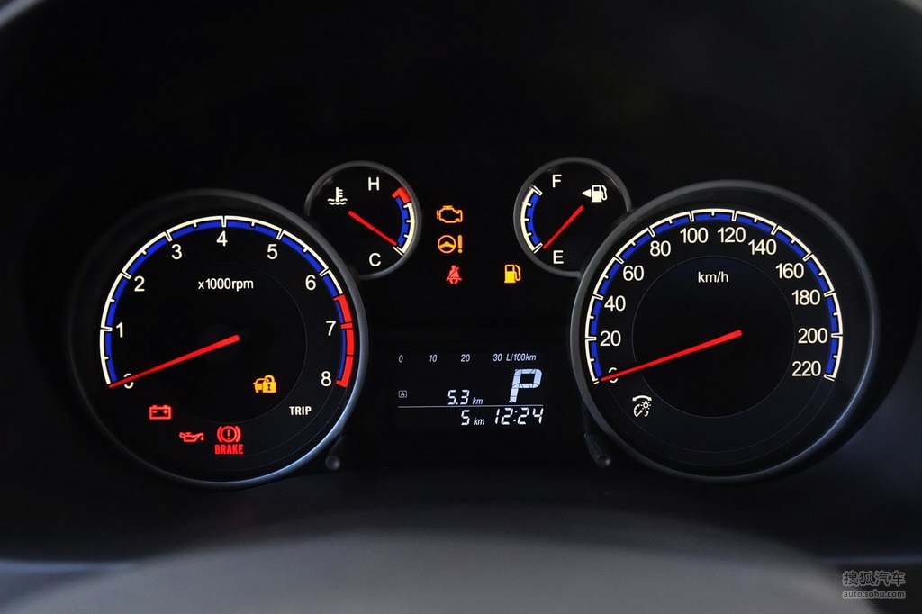 铃木天语SX42013款酷锐 1.6L 自动运动型内饰