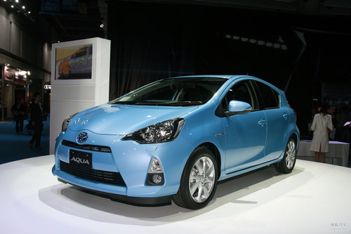 AQUA Hybrid չʵ