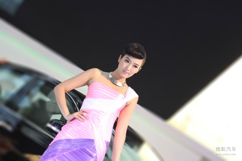 2012无锡车展美女车模图片
