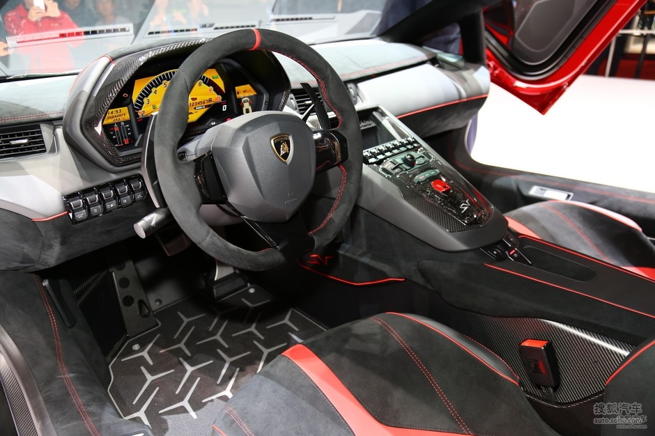 兰博基尼aventador sv lp750