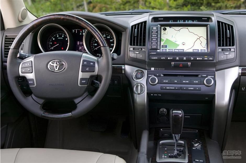 奶茶<em>妹</em>坐雅阁 强东哥<em>开</em>悍马 看各座驾保值率!(