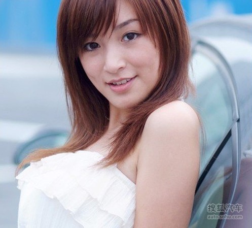 清纯女大学生自藏车模照流出(762746)-美女车模-搜