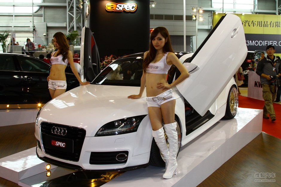 2011上海CAS改装<em>车展美女图</em>(1003282)-美女
