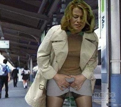 <em>美女</em>长途<em>车</em>上内急 各种囧-综合<em>图片</em>-搜狐汽车