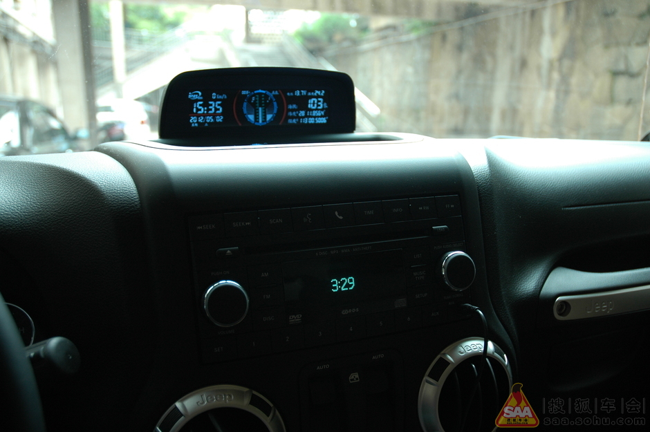 JEEP牧马人加装GPS坡度仪- 搜狐车会