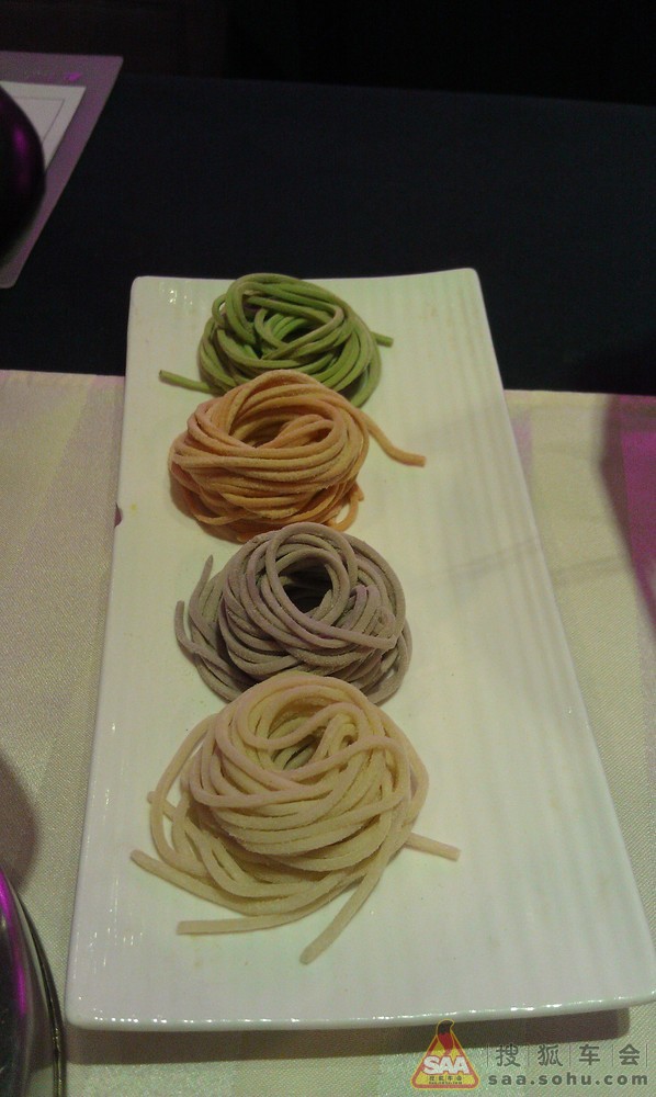 没有闲工夫出去玩,咋办?吃吧~~