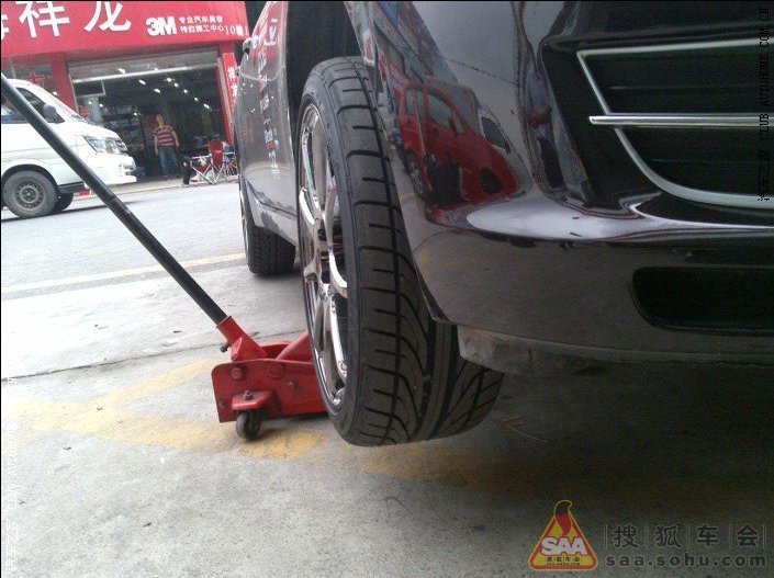 睿翼改装18寸轮毂改装雾灯霹雳游侠灯全过程