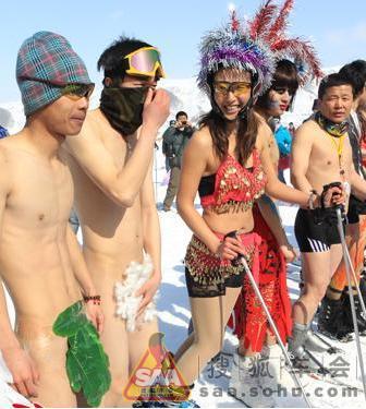 冰天雪地.看裸体勇士比赛拼命!_别克俱乐部