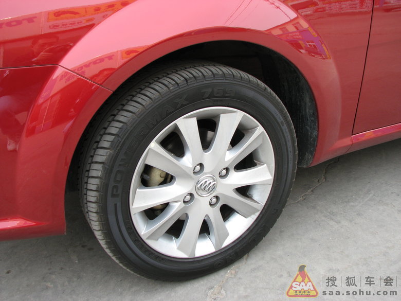 新凯越换轮胎作业 - 凯越-凯旋越队