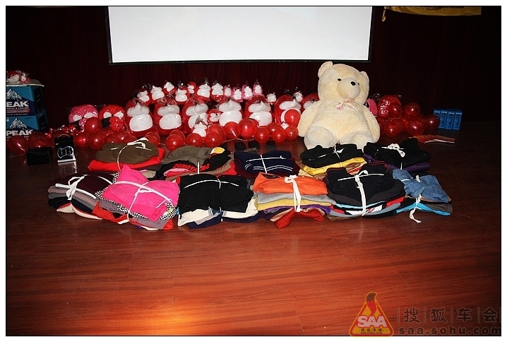 搜狐安车欧车爱心暖洋洋,捐衣大行动随拍_安