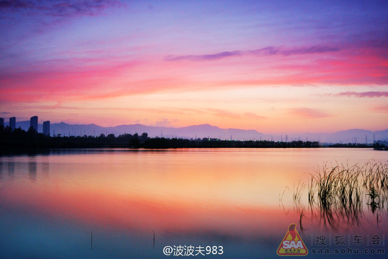 摘朵美丽的晚霞,让它盛开在天涯。