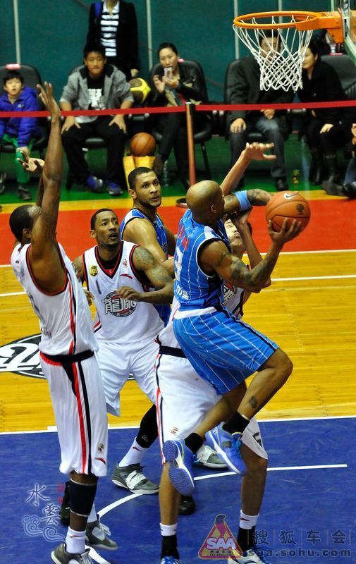 首次自驾佛山看CBA篮球比赛
