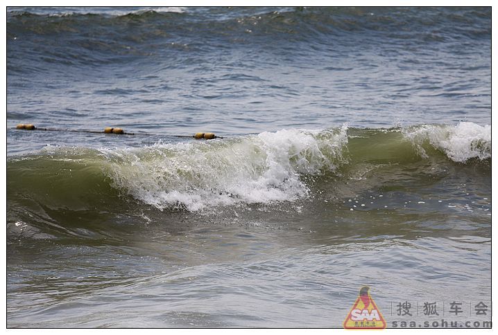 日照金沙滩的海浪 - 汽车60部队