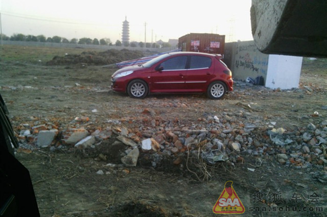 把兄弟的标致207开到了工地,挺不好意思的_标