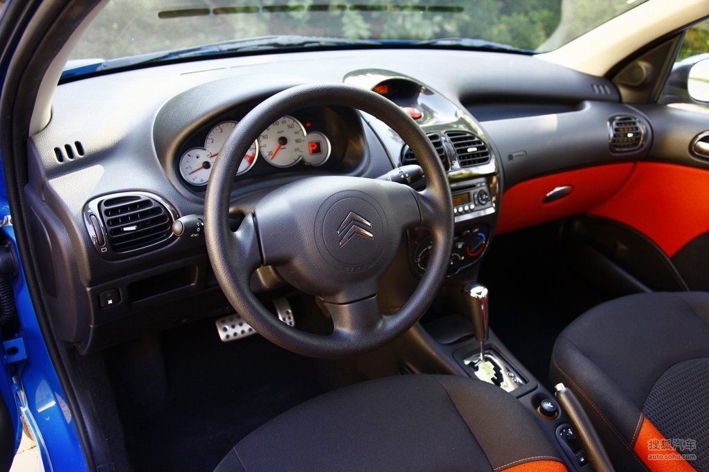 2012款雪铁龙c2 1.6l试驾实拍