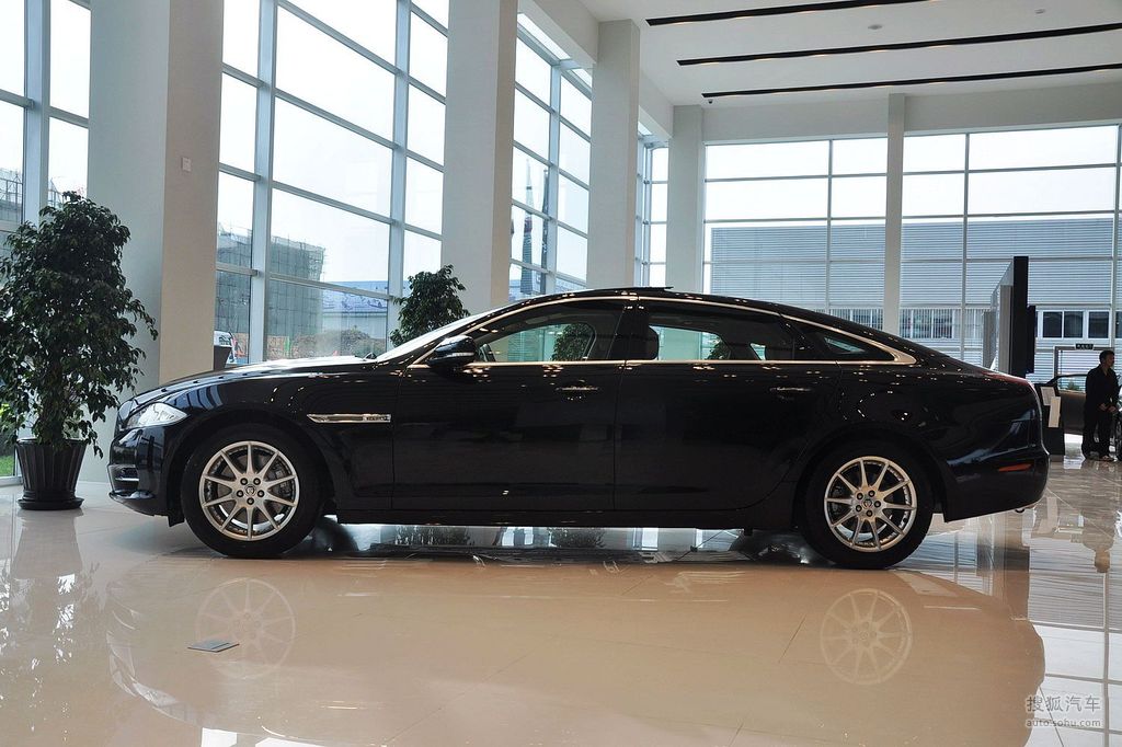 2012款捷豹xjl30lv6全景豪华版到店实拍
