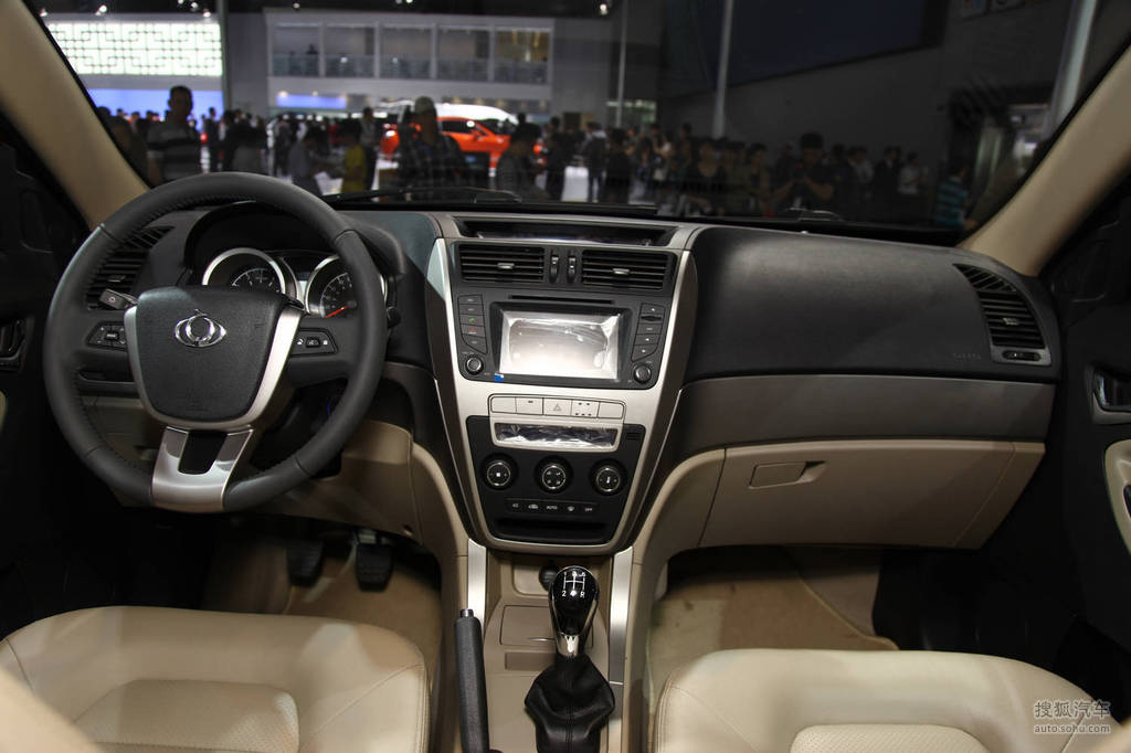 2011广州车展全球鹰gx7内饰独家实拍