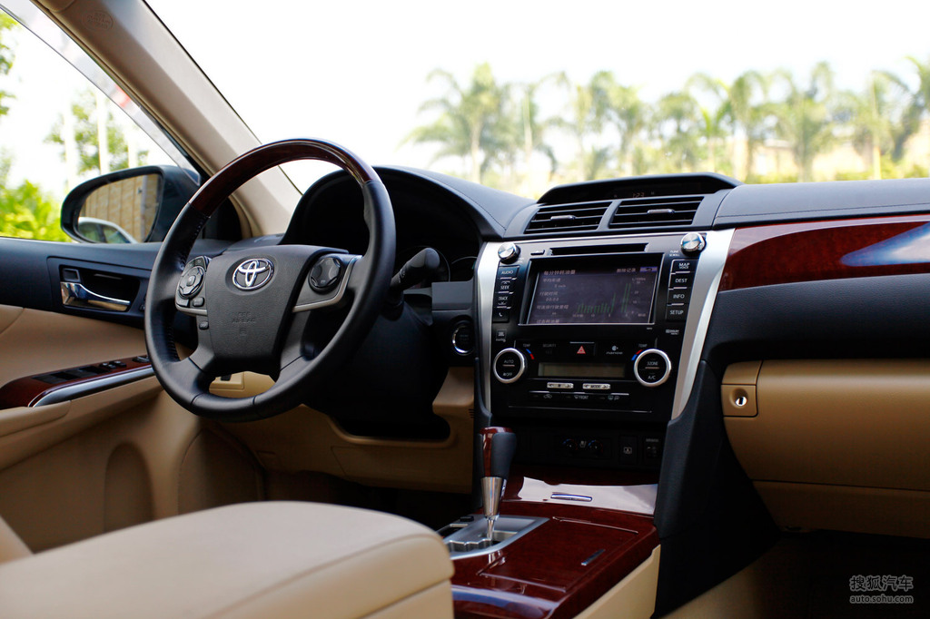 【 丰田凯美瑞高清图片】_浅色内饰_内饰_搜狐汽车网