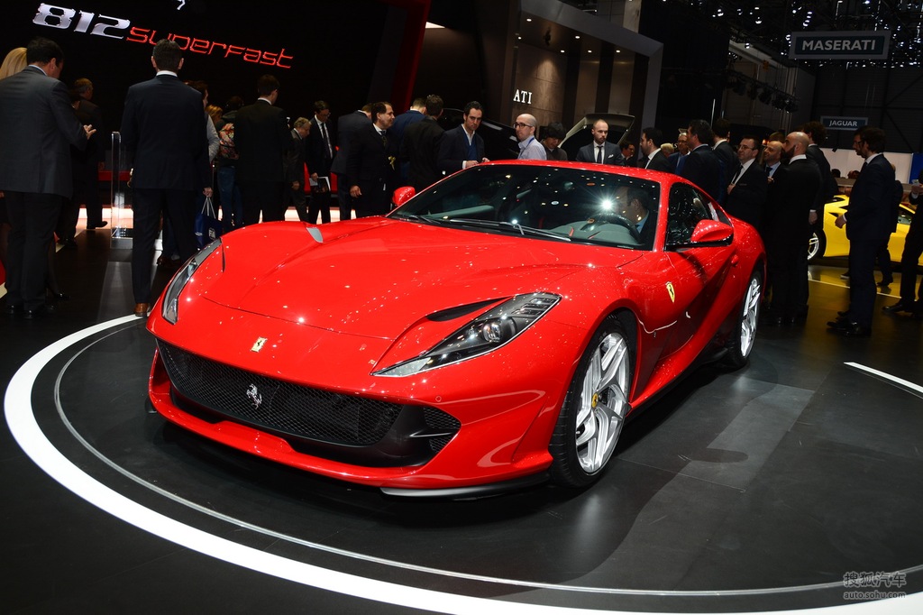法拉利812superfast日内瓦车展实拍