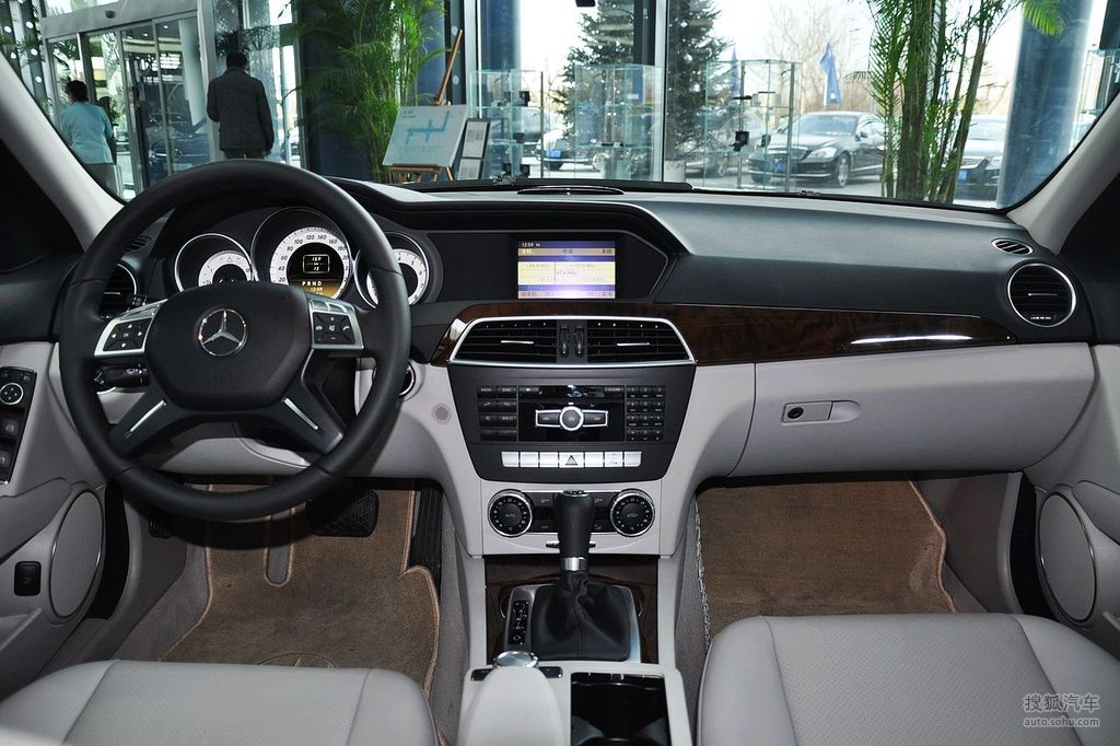 2012款奔驰c200优雅型提示:支持键盘翻页 ←左 右→外观(4071)内饰