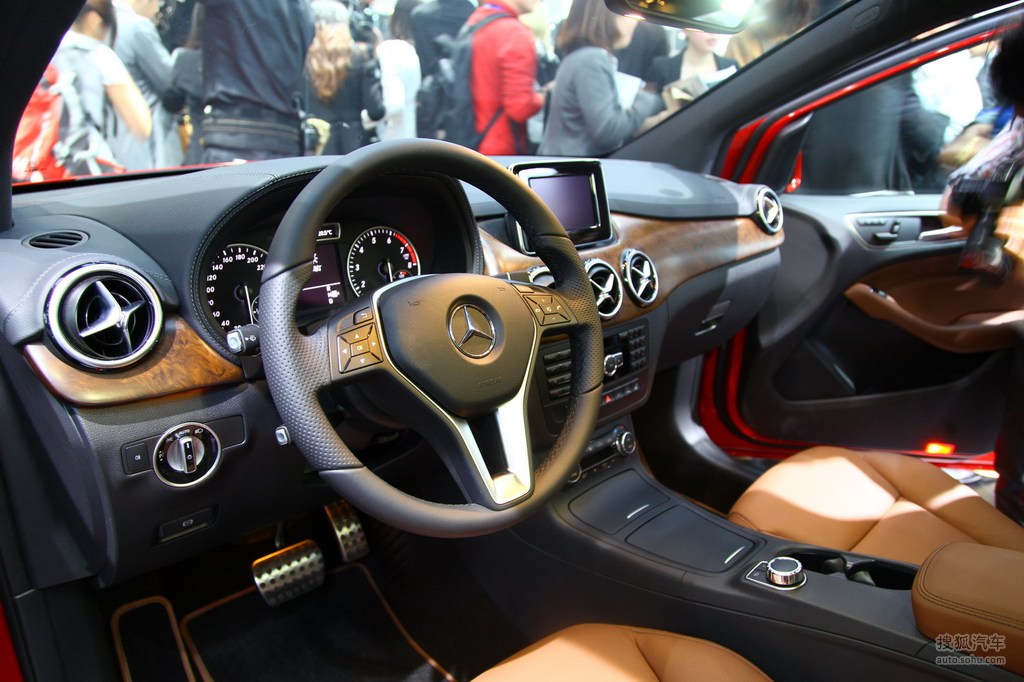 【 奔驰b级高清图片】_内饰_搜狐汽车网