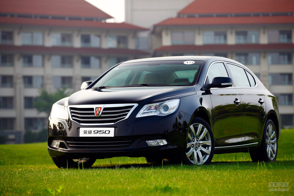 2012款荣威950 2.4l 豪华行政版试驾实拍