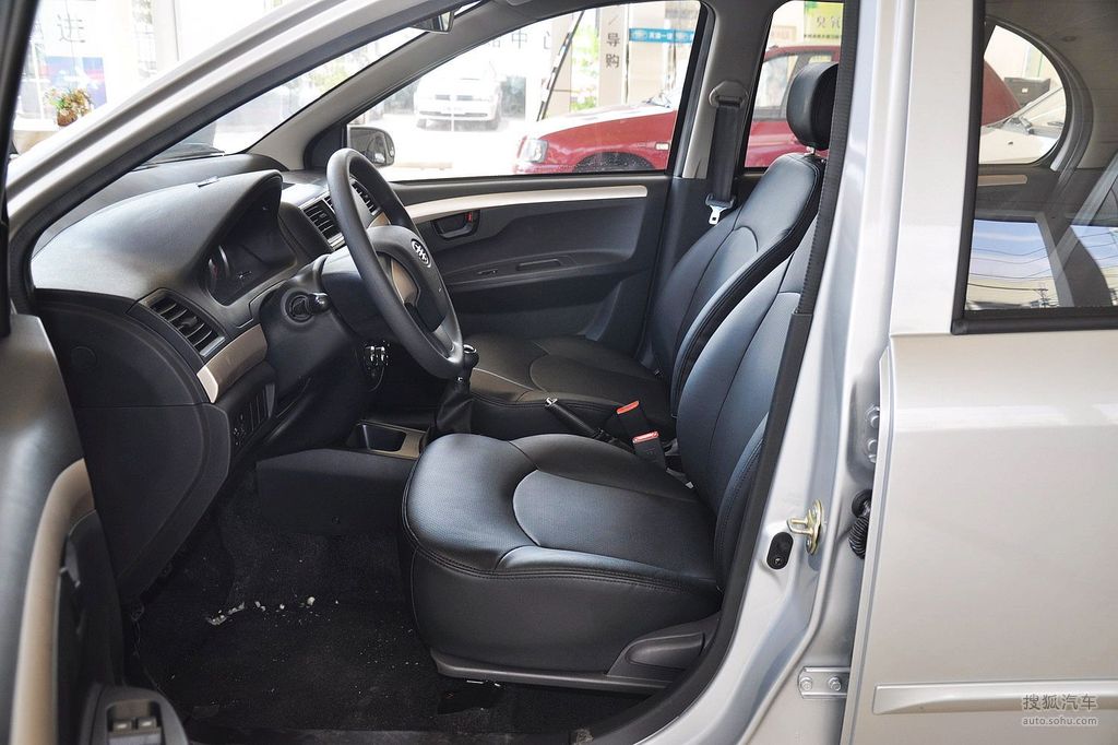 2012款一汽威志v515l精英型到店实拍