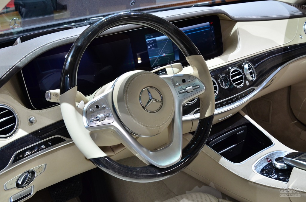 奔驰s350 l上海车展实拍提示:支持键盘翻页 ←左 右→外观(2114)内饰