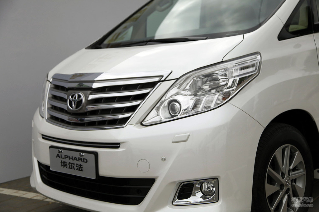 2012款丰田埃尔法体验