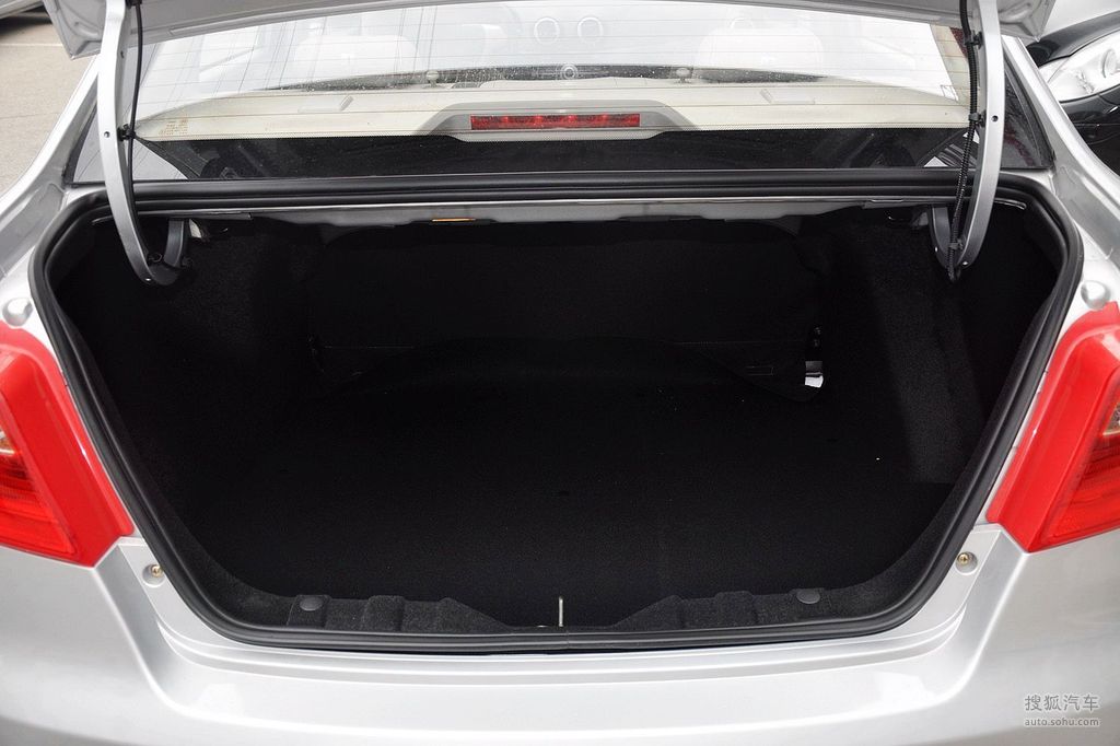 2012款长安悦翔v313l手动舒适型到店实拍