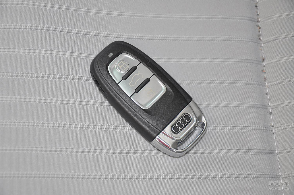 询底价看配置 2013款一汽奥迪a4l 35tfsi自动标准型 - 汽车钥匙