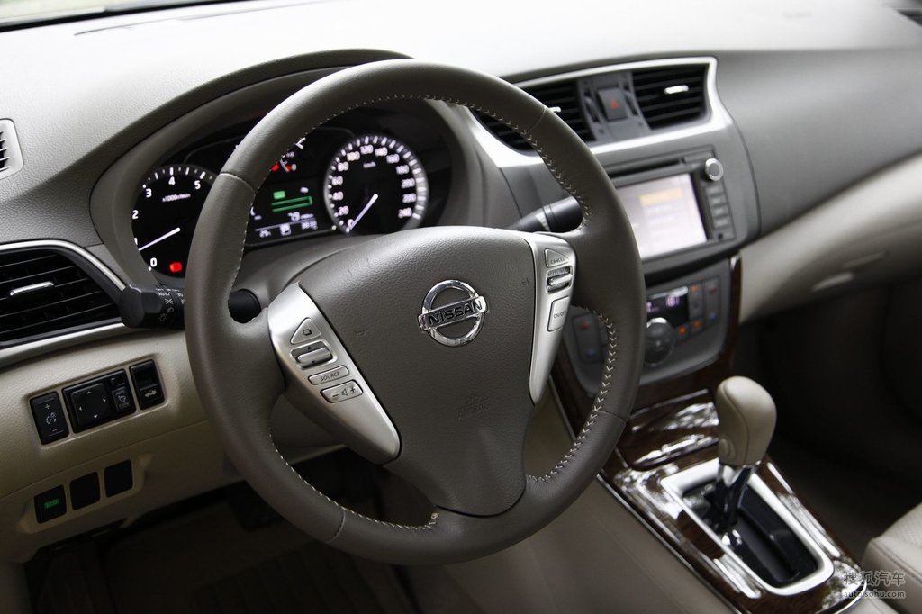 2012款东风日产新轩逸18xv深度试驾