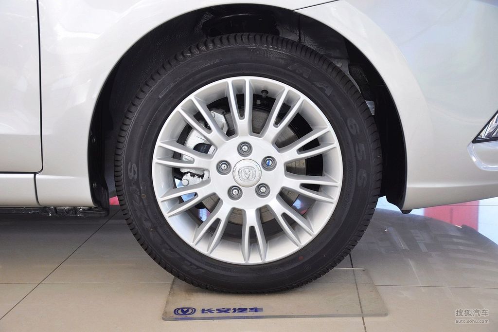 2012款长安逸动1.6l手动豪华型