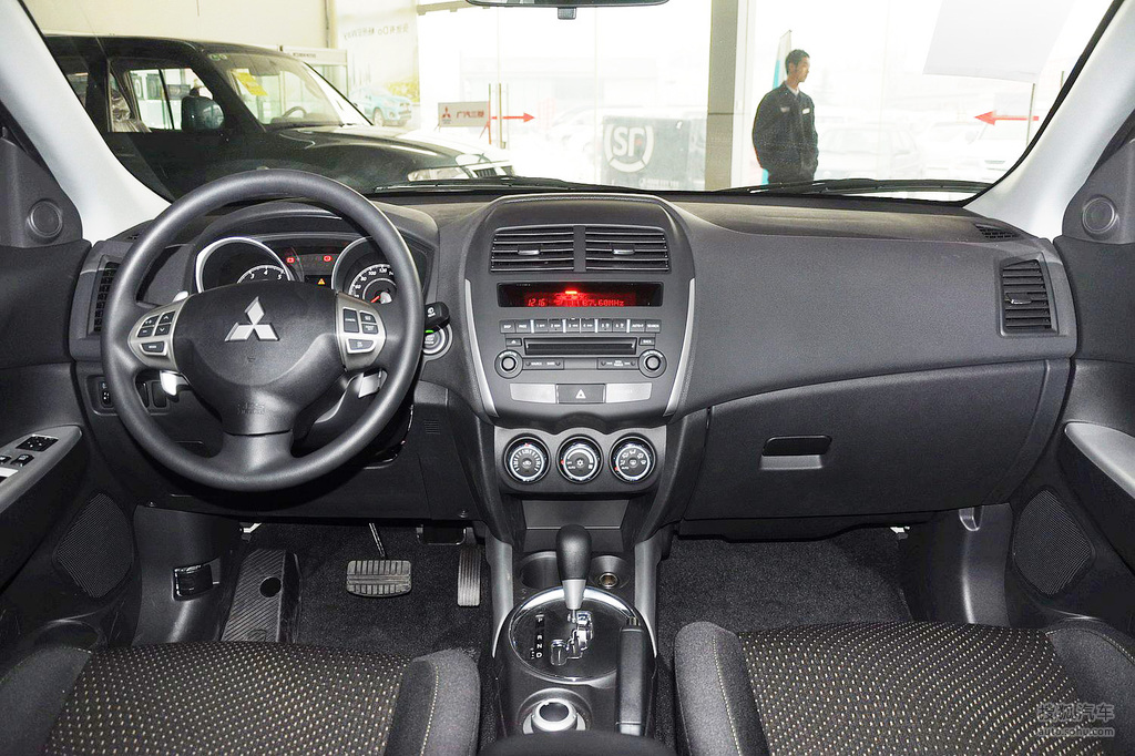 【 三菱新劲炫高清图片】_深色内饰_内饰_搜狐汽车网