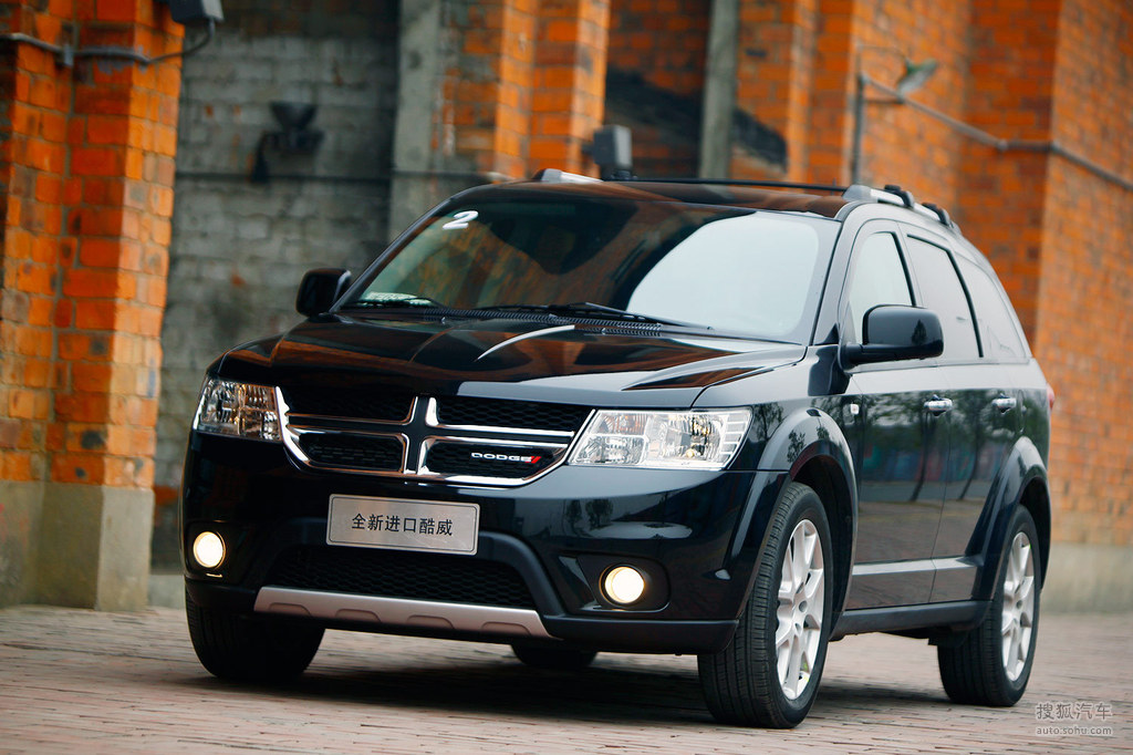 2013款道奇酷威24l试驾实拍